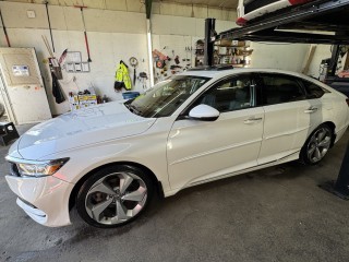 Image for 2018 Honda Accord Touring ID: 7072761