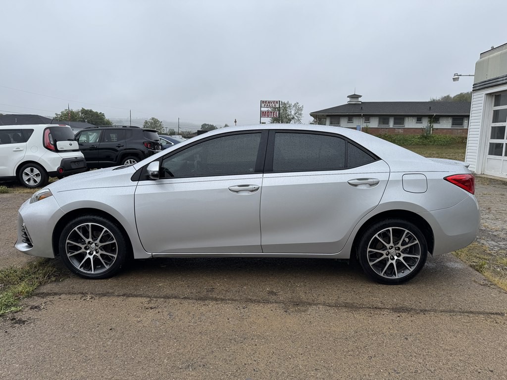 2017 Toyota Corolla Image 2