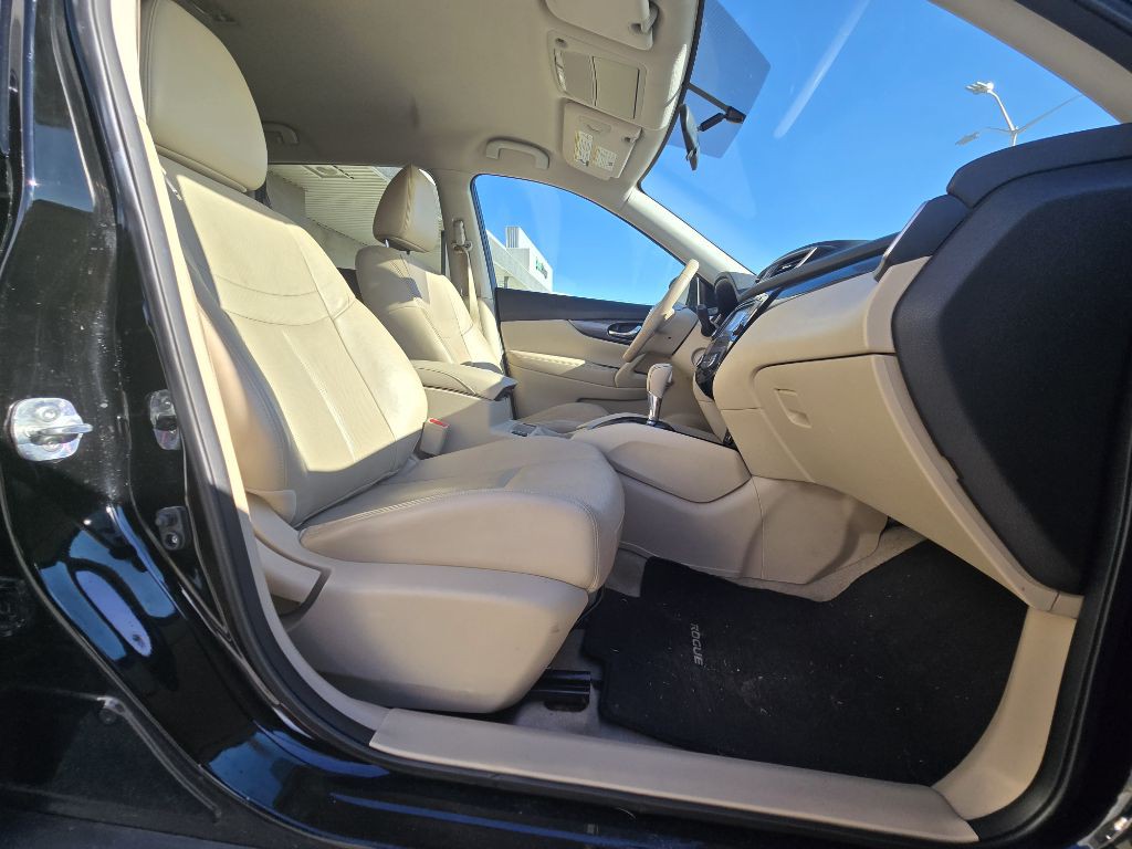 2015 Nissan Rogue Image 14