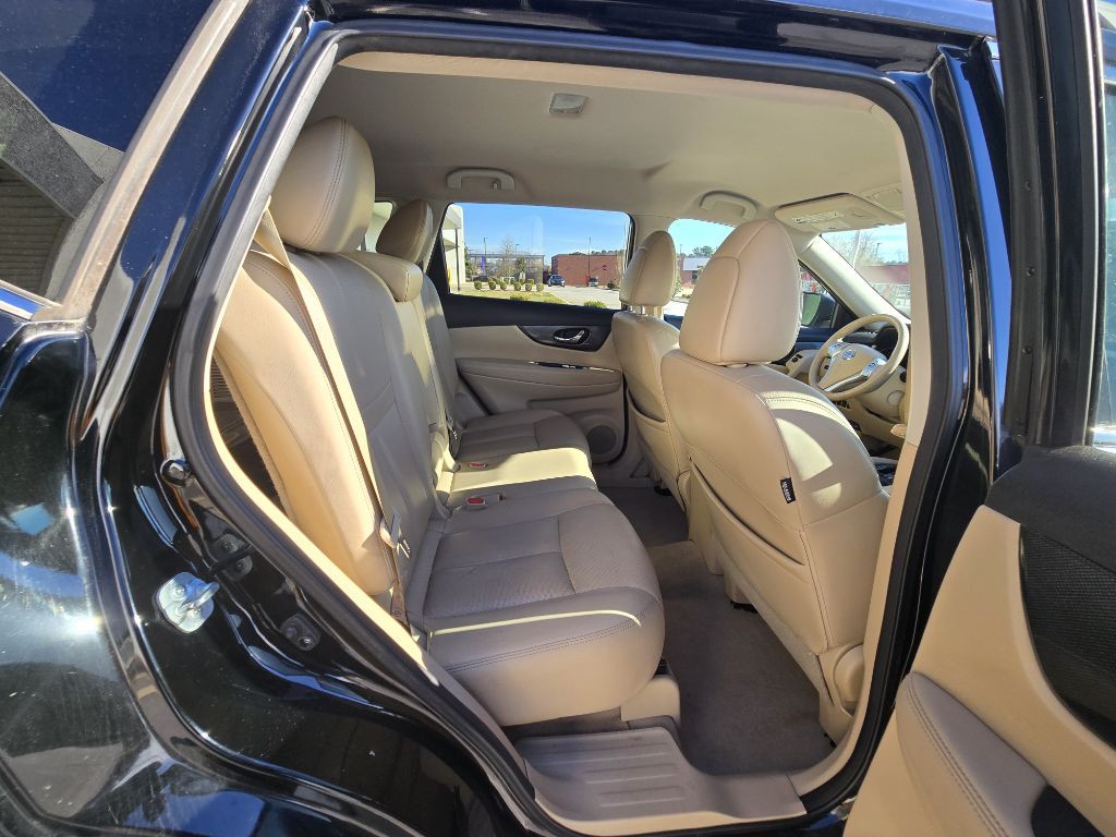 2015 Nissan Rogue Image 29