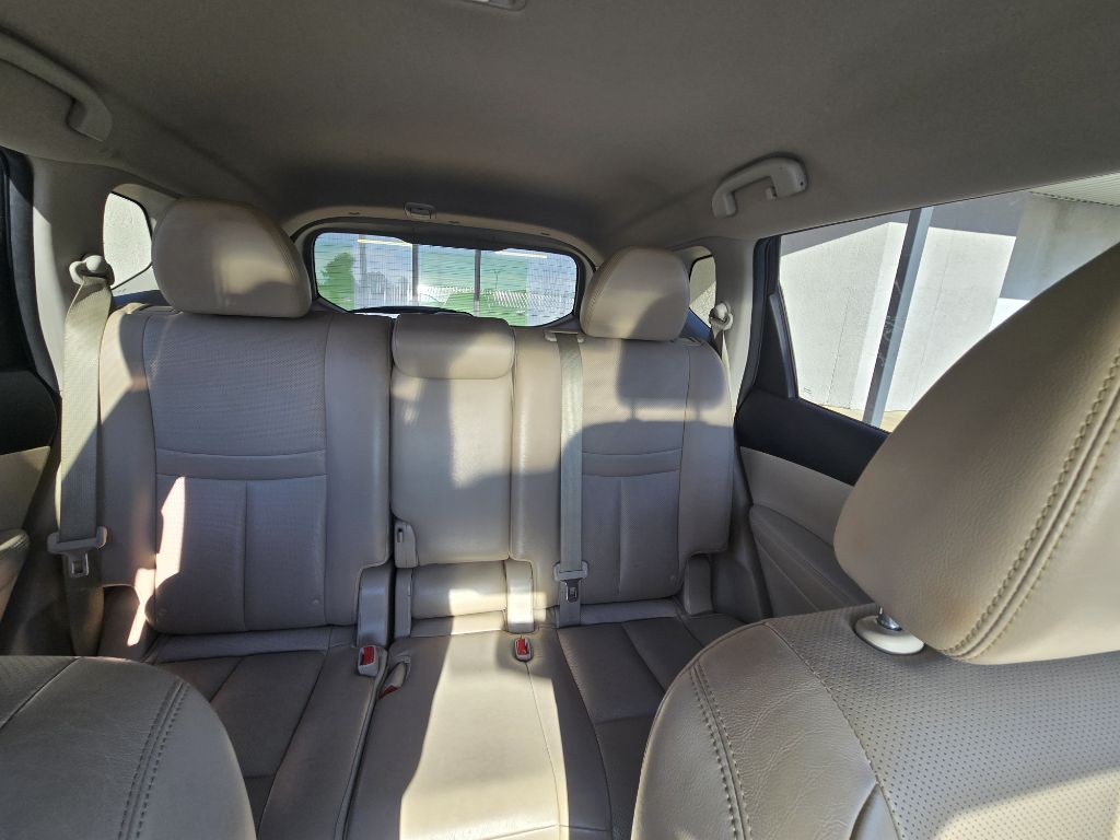 2015 Nissan Rogue Image 32