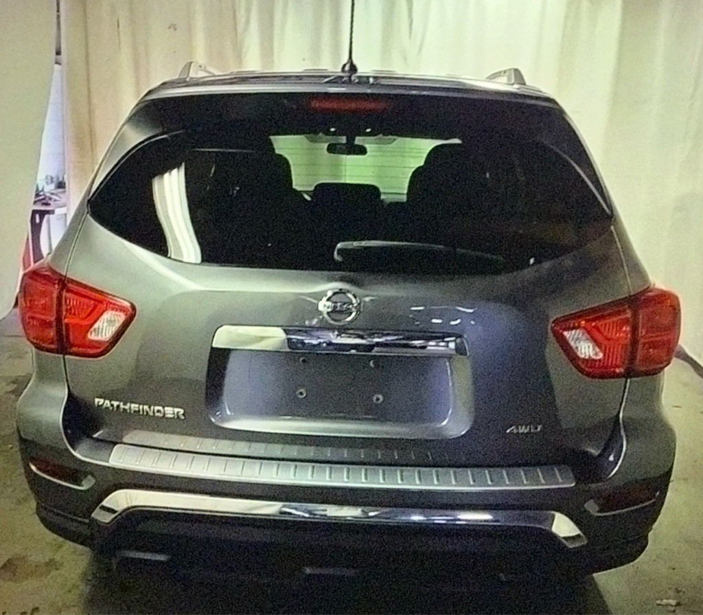 2018 Nissan Pathfinder Image 3
