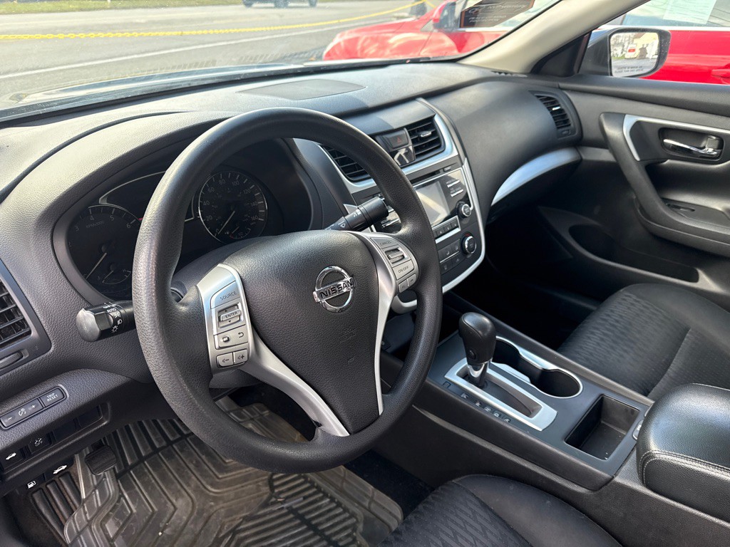2018 Nissan Altima Image 10