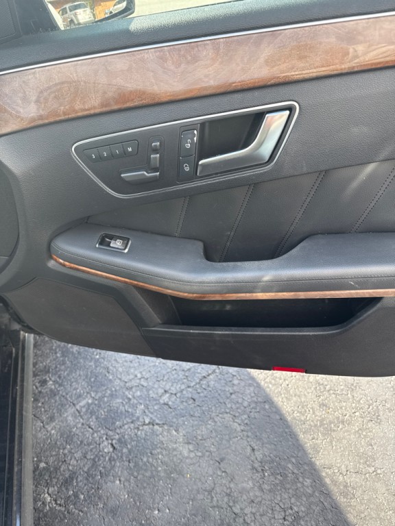 2012 Mercedes-Benz E-Class Image 11