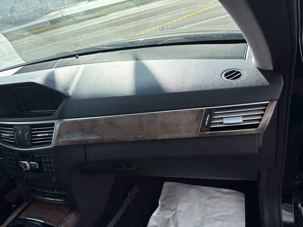 2012 Mercedes-Benz E-Class Image 13