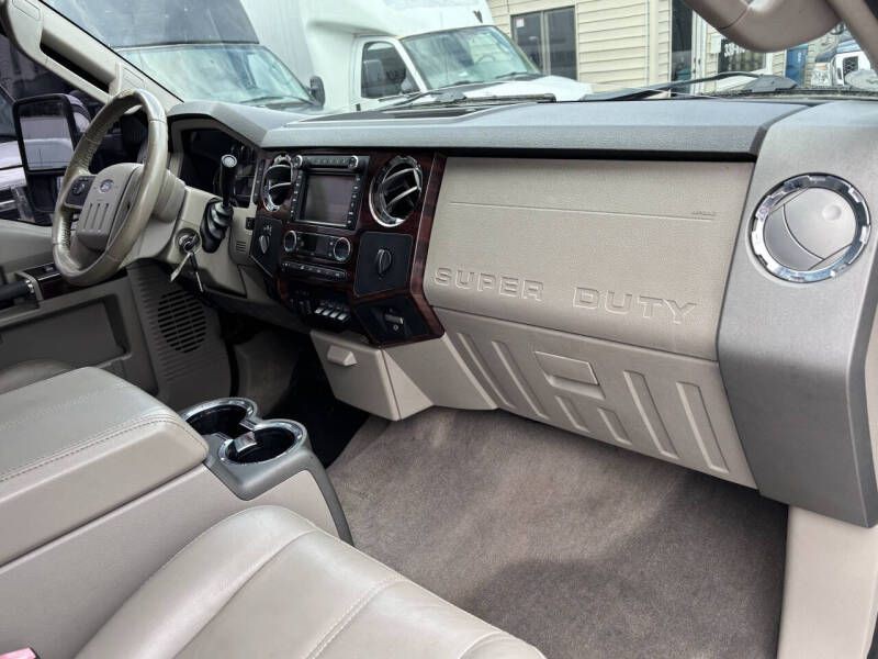 2010 Ford F-350 Image 7