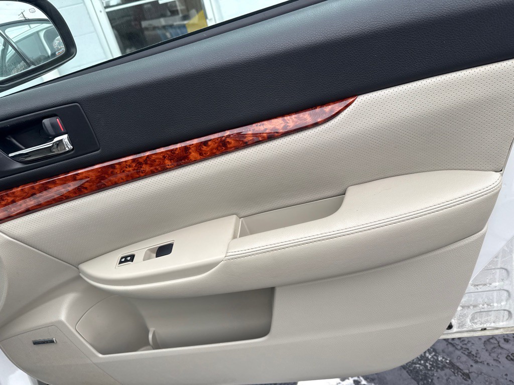 2012 Subaru Outback Image 9