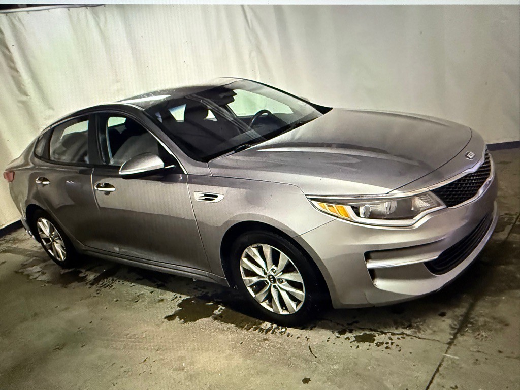 2016 Kia Optima Image 1