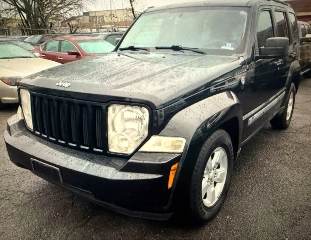 2010 Jeep Liberty Image 1