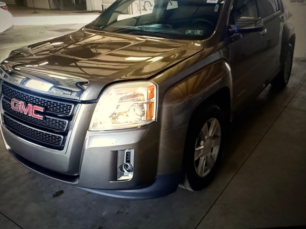 2012 GMC Terrain Image 2