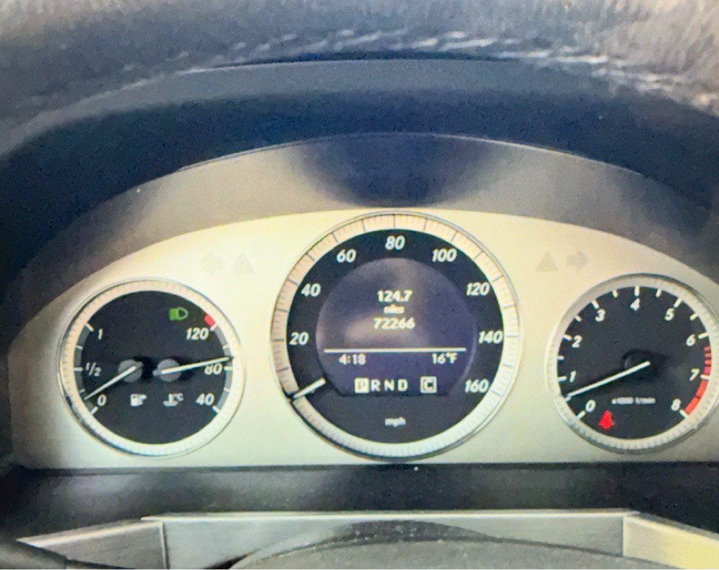 2010 Mercedes-Benz GLK-Class Image 9