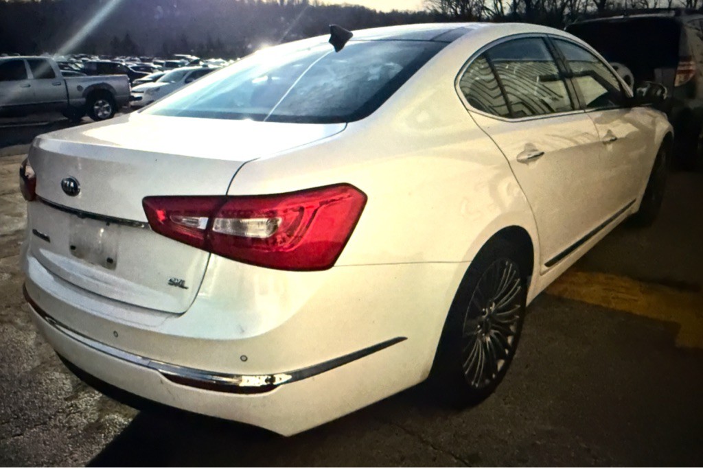 2014 Kia Cadenza Image 2