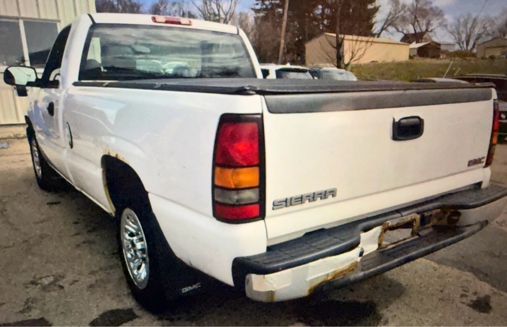 2006 GMC Sierra 1500 Image 2