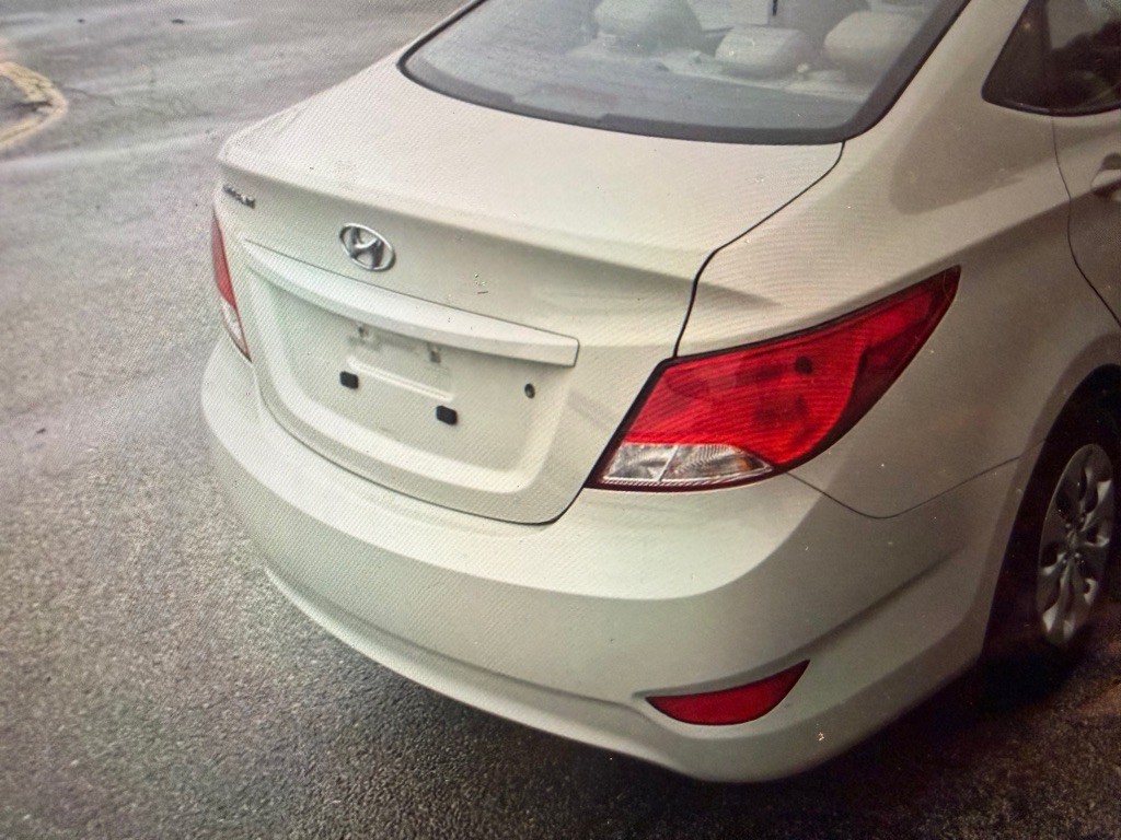 2017 Hyundai Accent Image 2