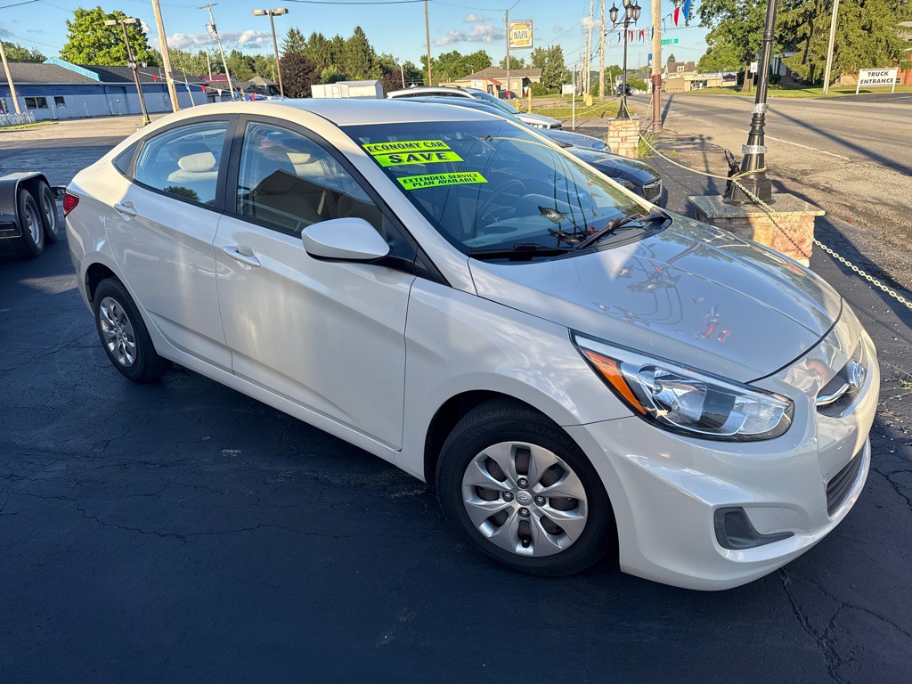 2017 Hyundai Accent Image 8