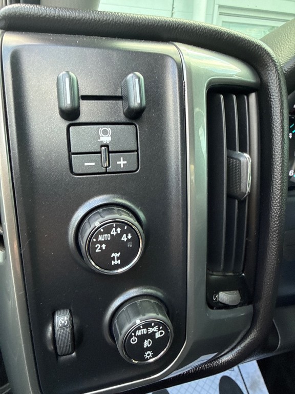 2016 Chevrolet Silverado 1500 Image 2