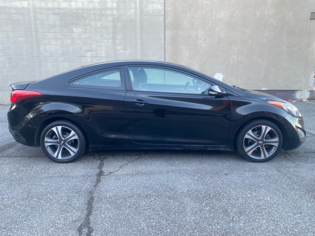 2013 Hyundai Elantra Image 2