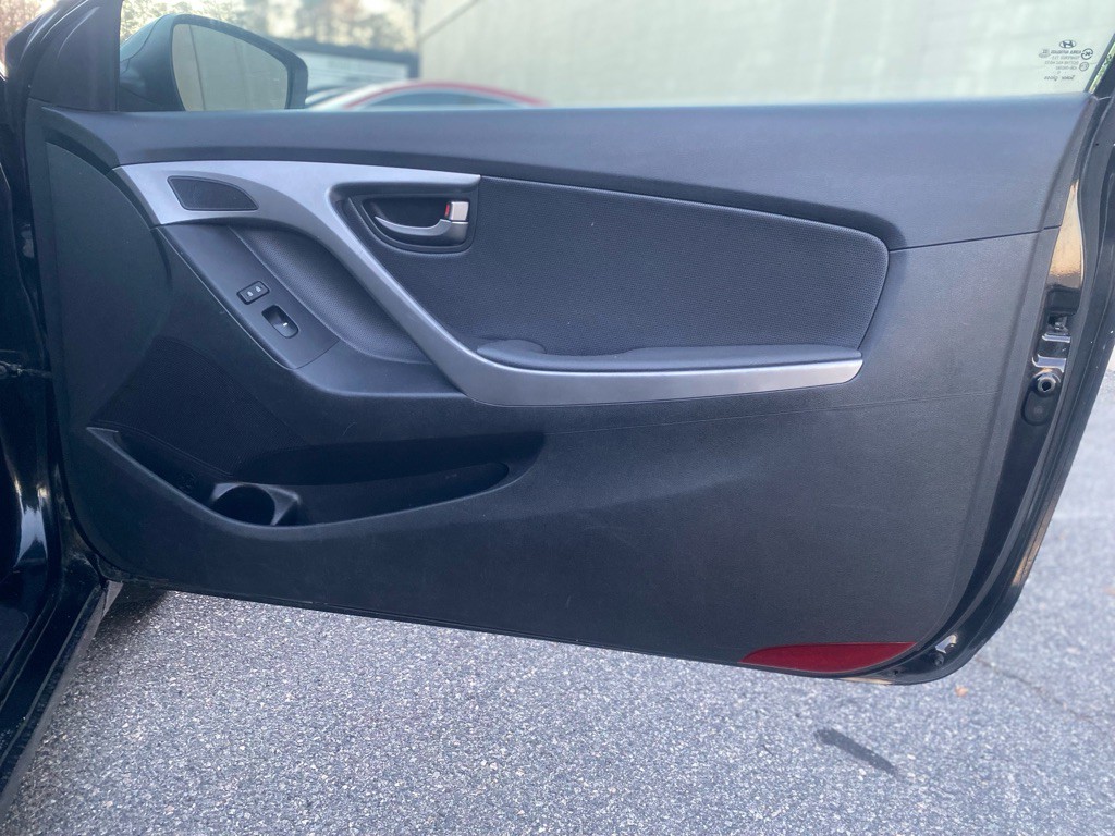 2013 Hyundai Elantra Image 9