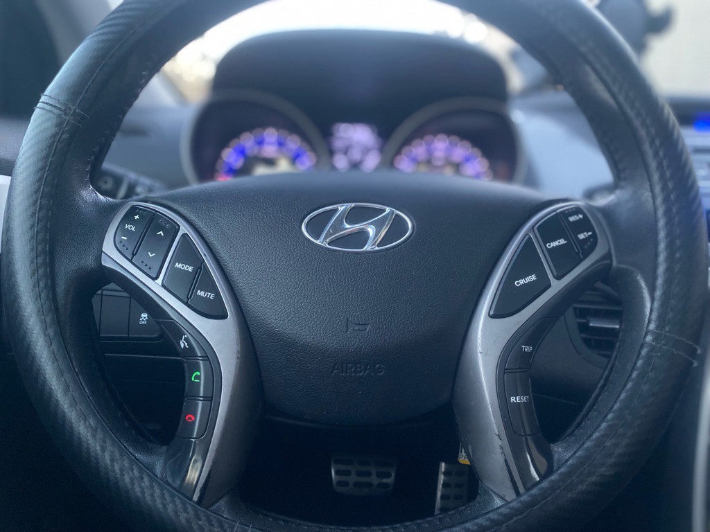 2013 Hyundai Elantra Image 16