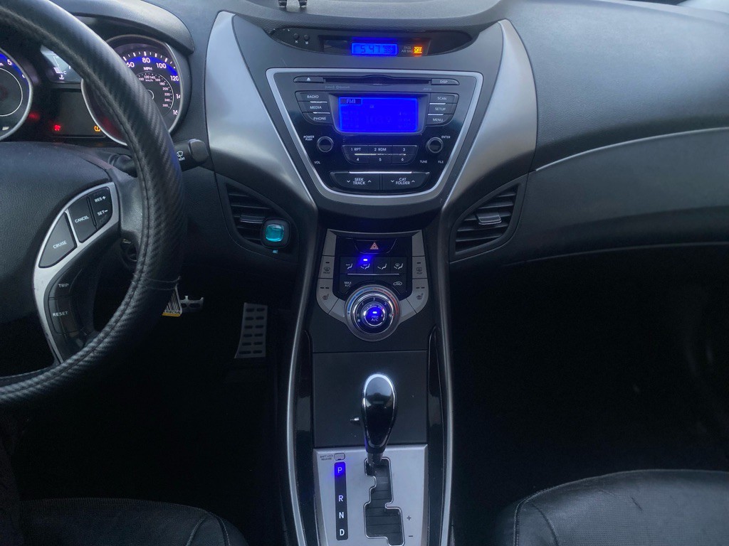 2013 Hyundai Elantra Image 18