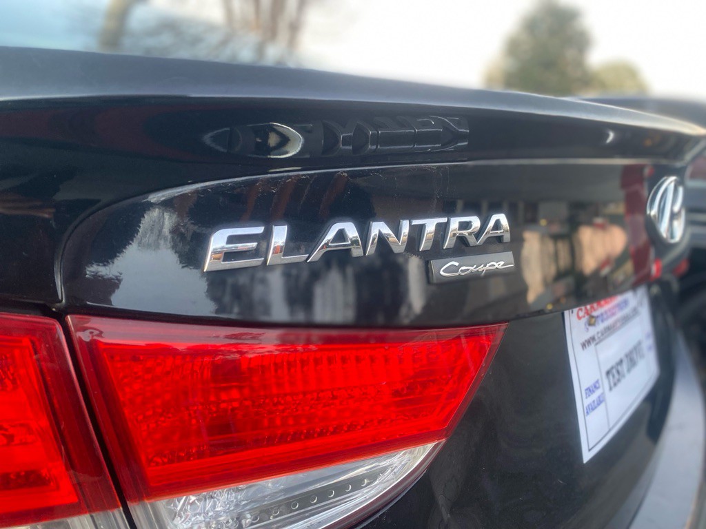 2013 Hyundai Elantra Image 21