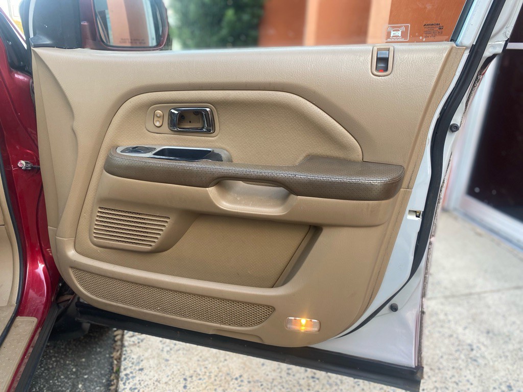 2005 Honda Pilot Image 8