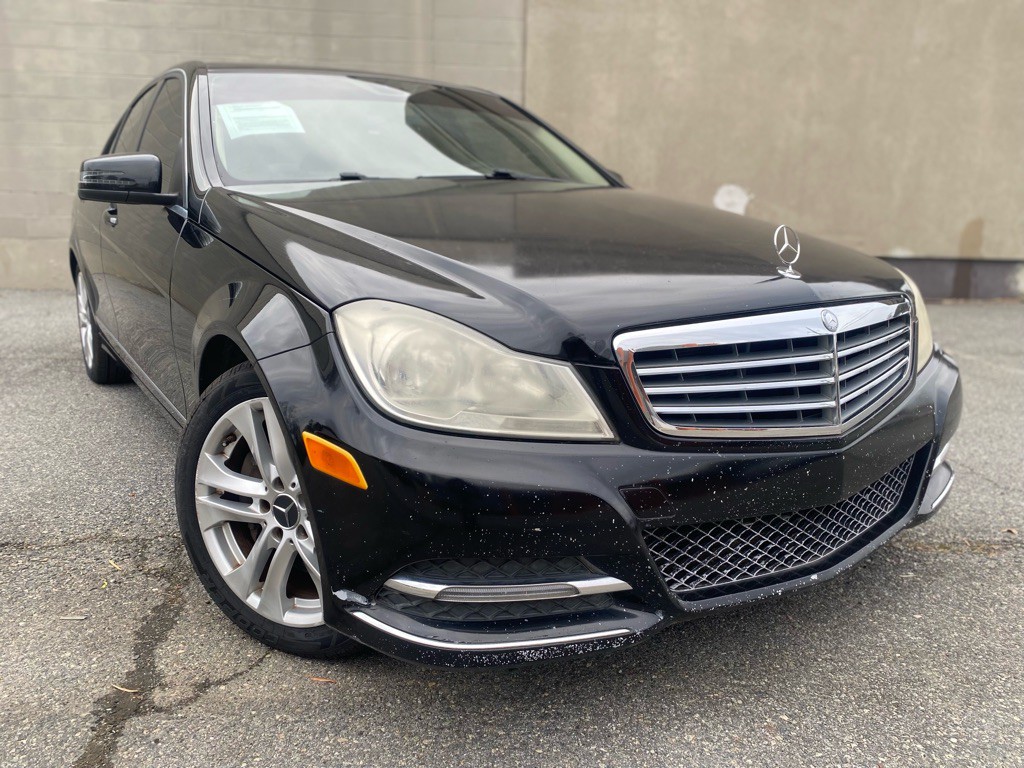 2013 Mercedes-Benz C-Class Image 1
