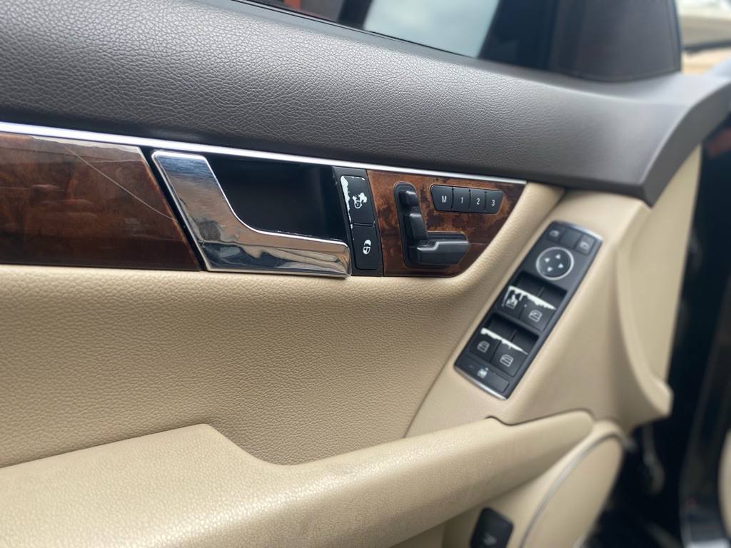 2013 Mercedes-Benz C-Class Image 21