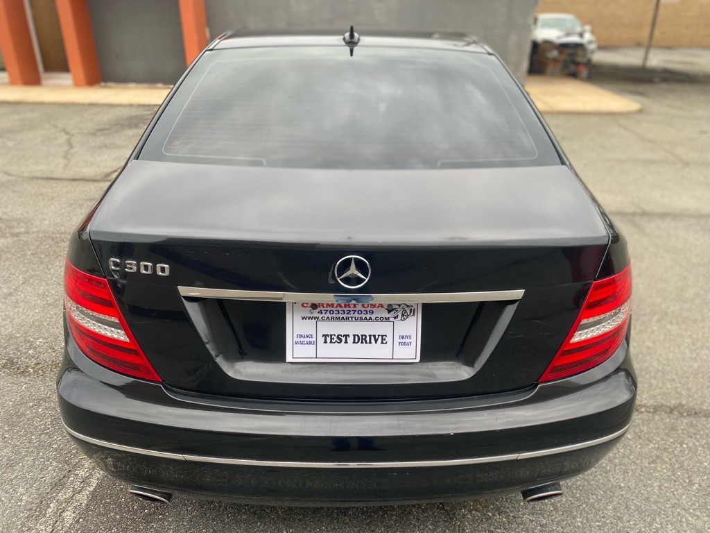 2013 Mercedes-Benz C-Class Image 3