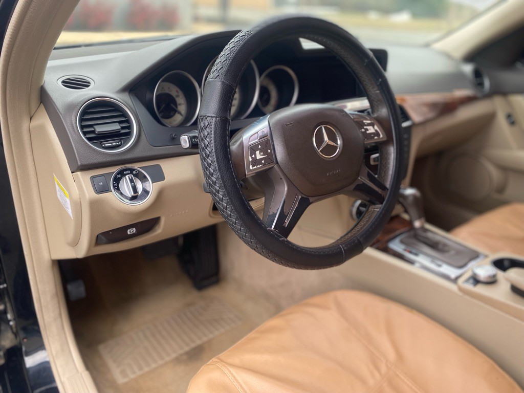 2013 Mercedes-Benz C-Class Image 17