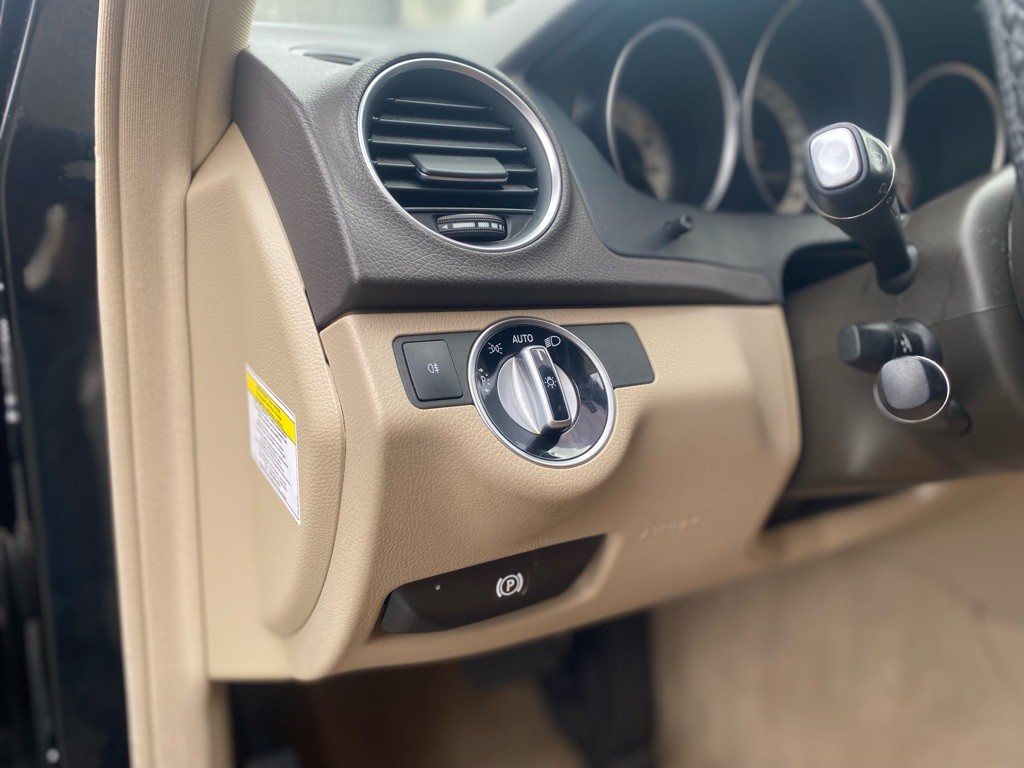 2013 Mercedes-Benz C-Class Image 22