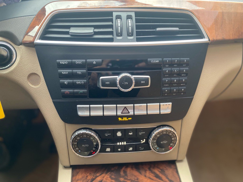 2013 Mercedes-Benz C-Class Image 25