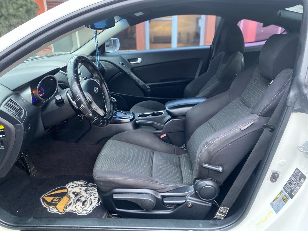 2010 Hyundai Genesis Image 7