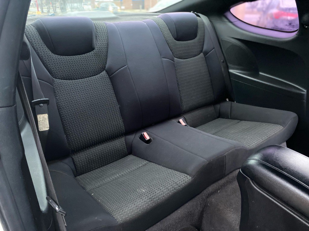 2010 Hyundai Genesis Image 10