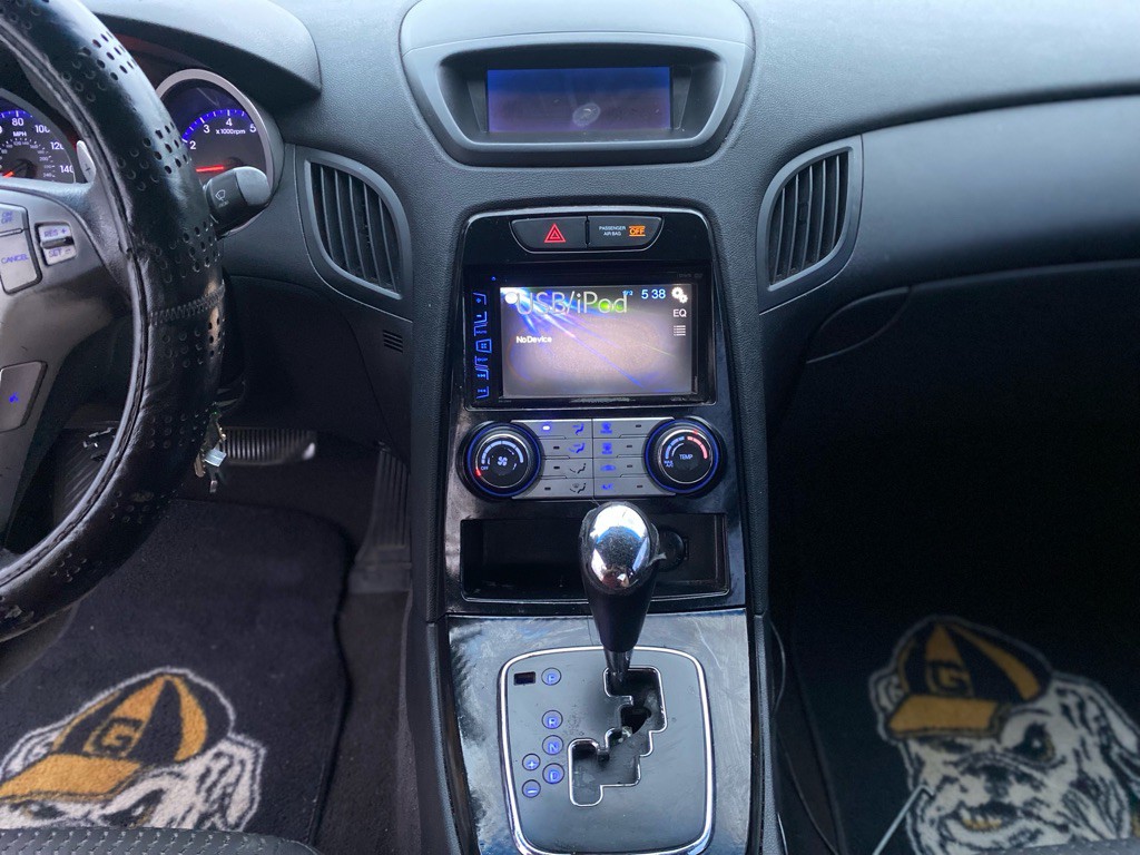 2010 Hyundai Genesis Image 15