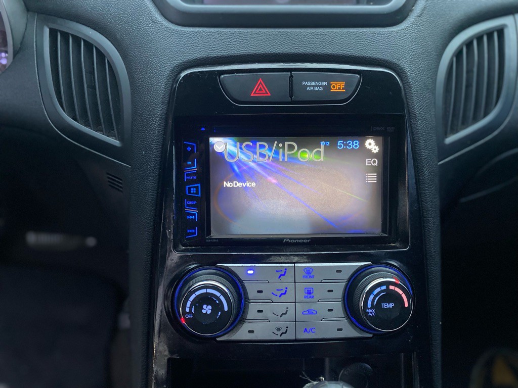 2010 Hyundai Genesis Image 16