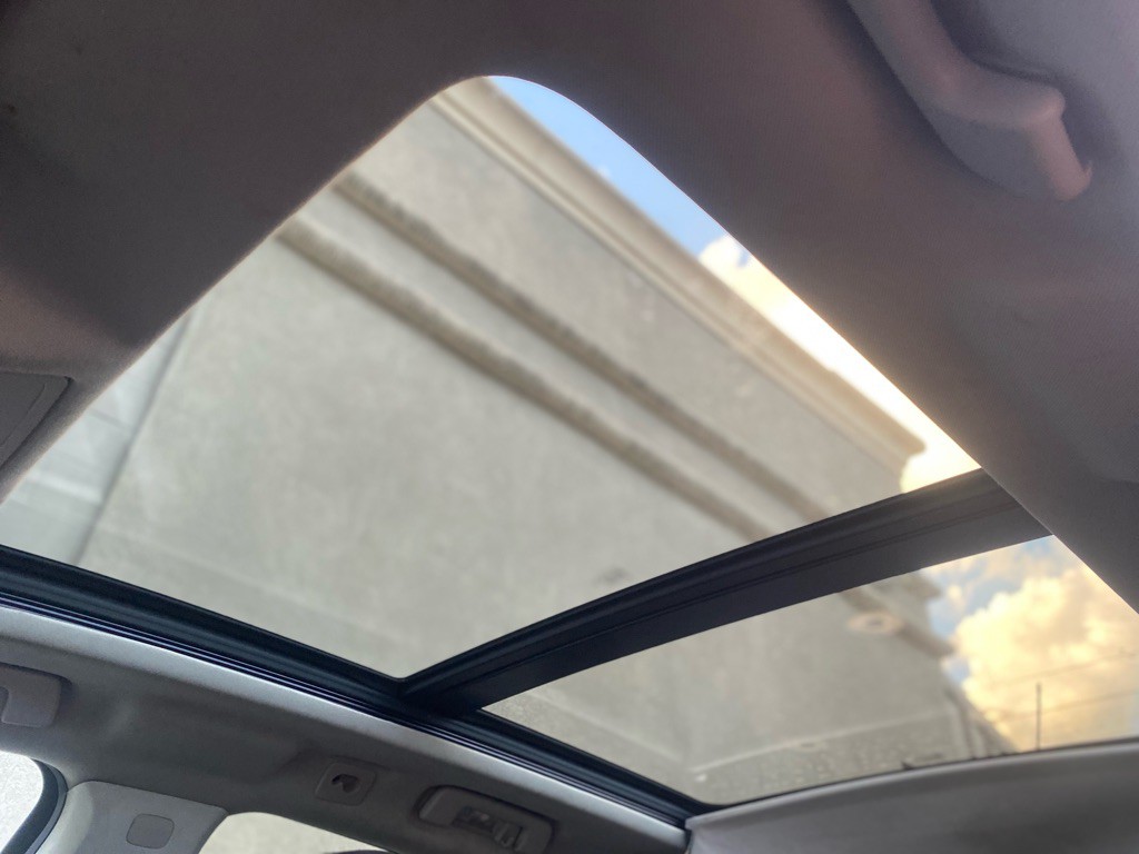 2012 Cadillac SRX Image 19