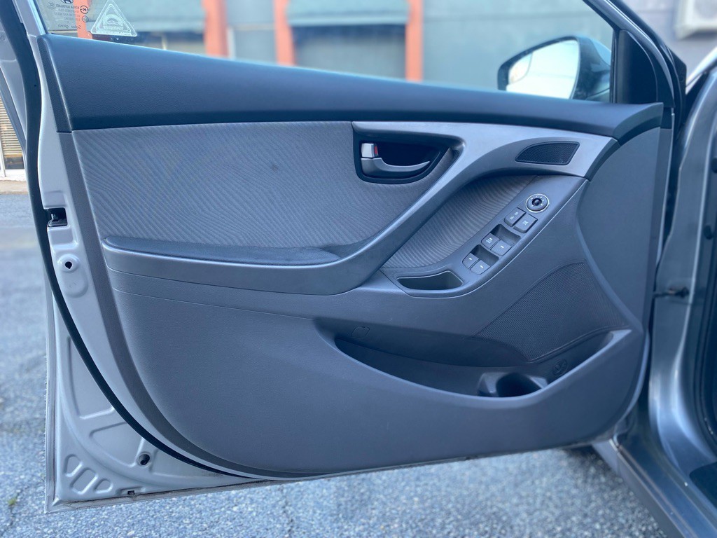 2015 Hyundai Elantra Image 7