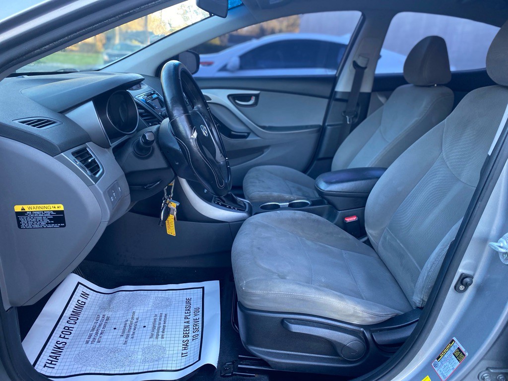 2015 Hyundai Elantra Image 8