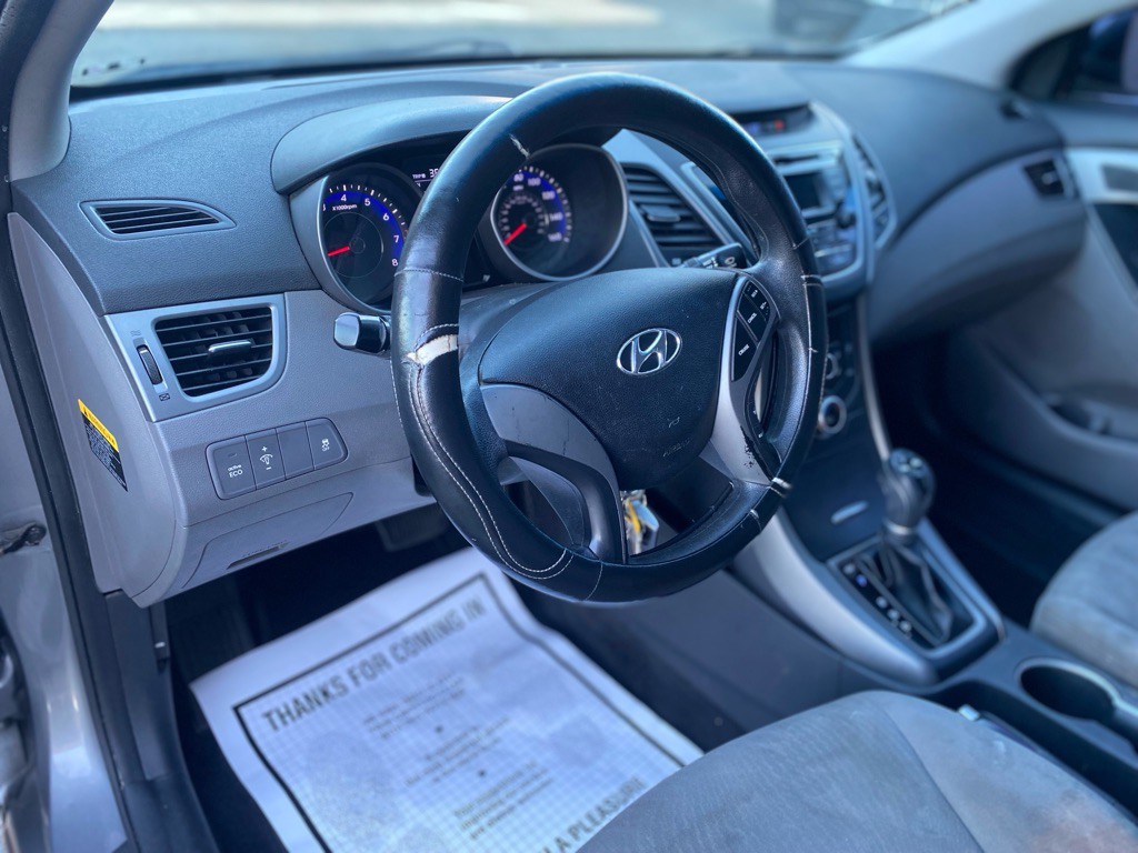 2015 Hyundai Elantra Image 11
