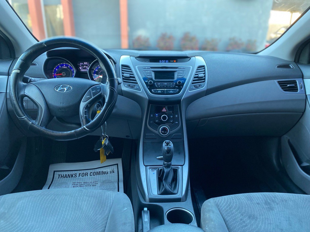 2015 Hyundai Elantra Image 12
