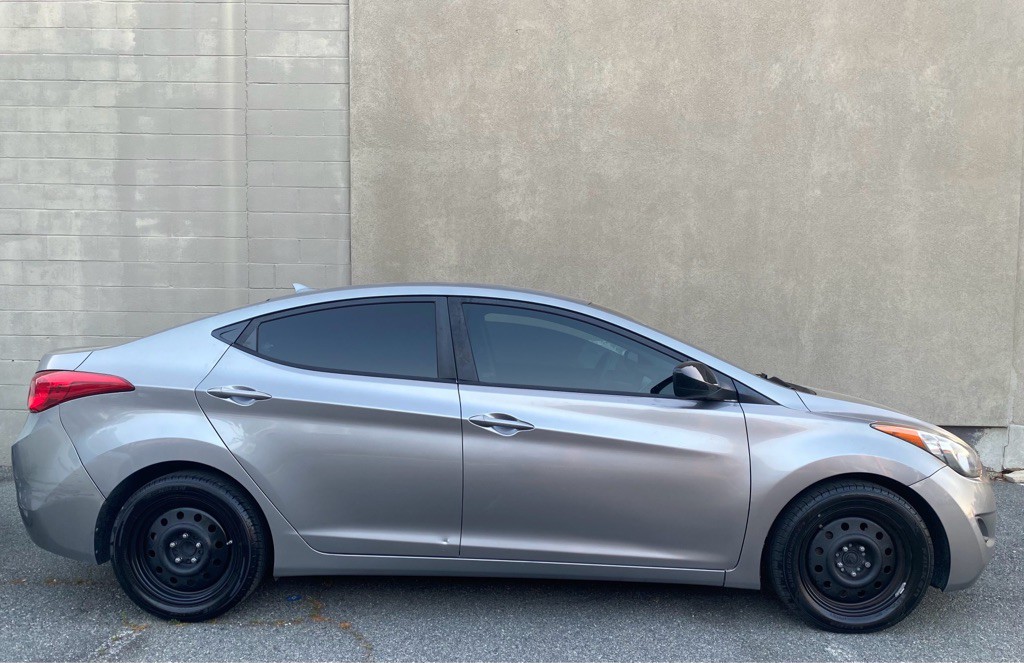 2011 Hyundai Elantra Image 3