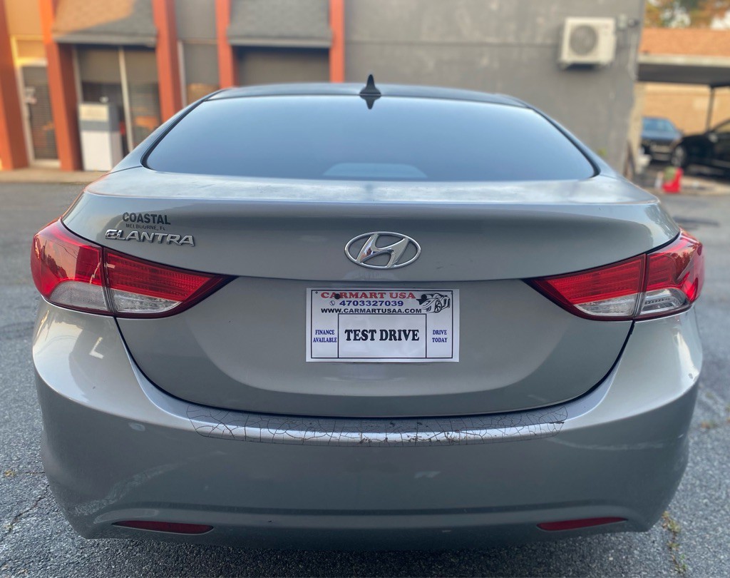 2011 Hyundai Elantra Image 4