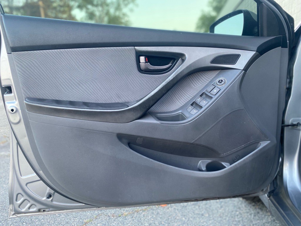 2011 Hyundai Elantra Image 6