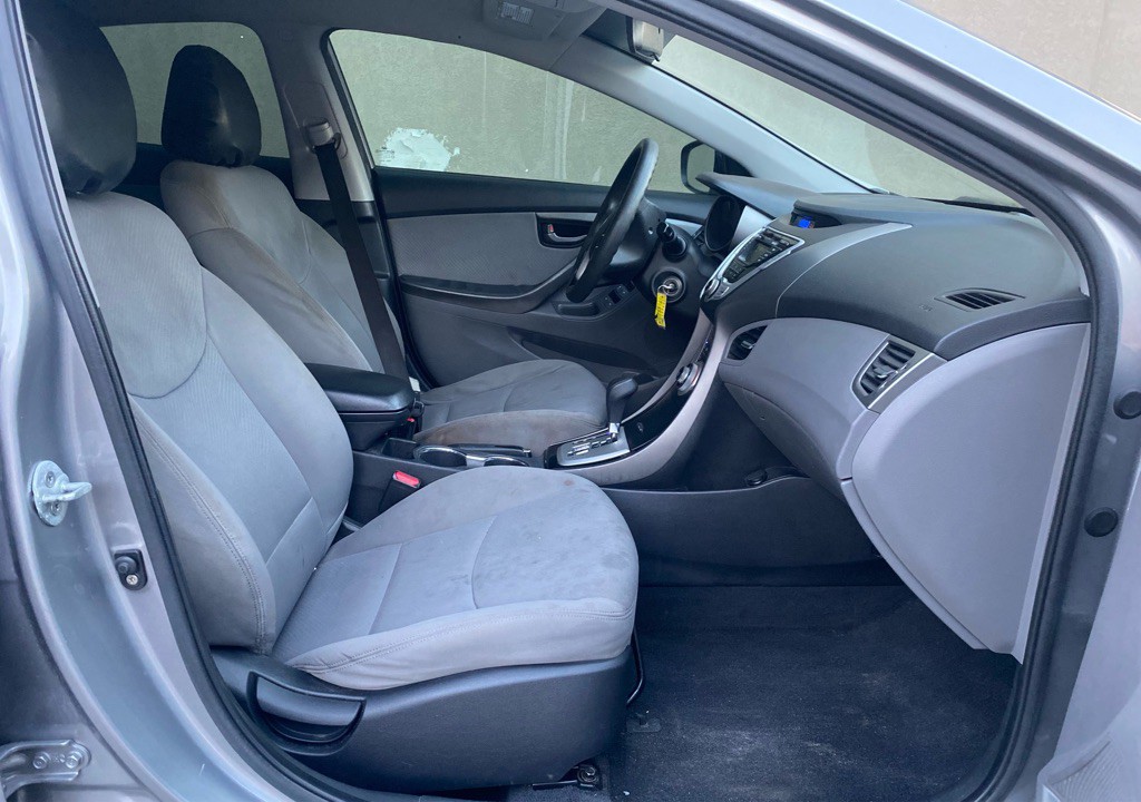 2011 Hyundai Elantra Image 11