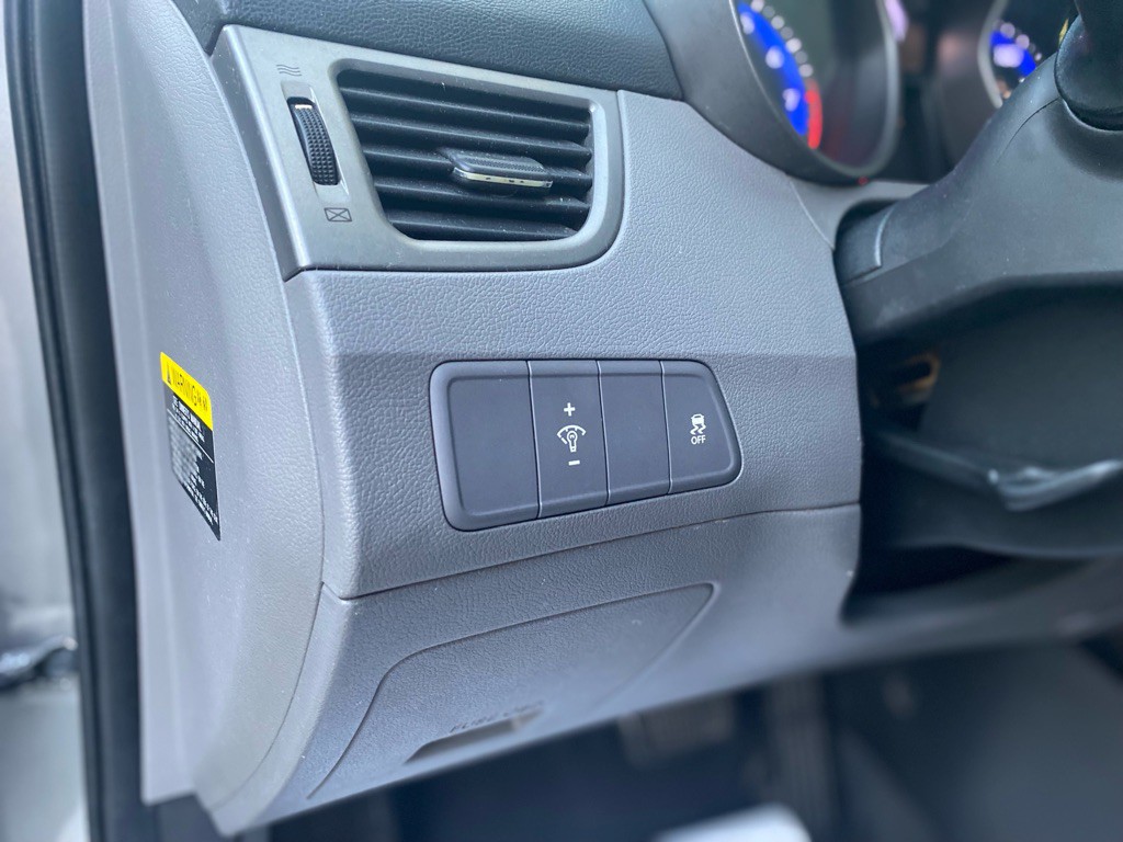 2011 Hyundai Elantra Image 14