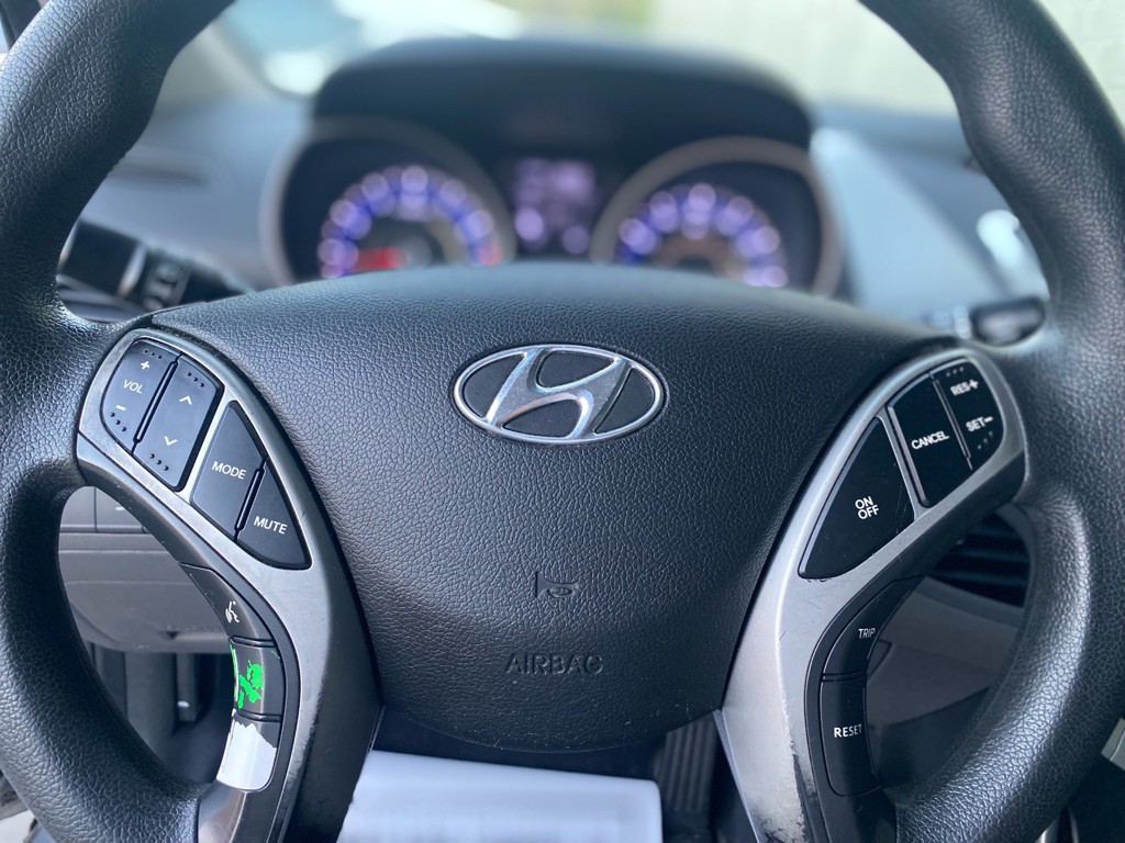 2011 Hyundai Elantra Image 15