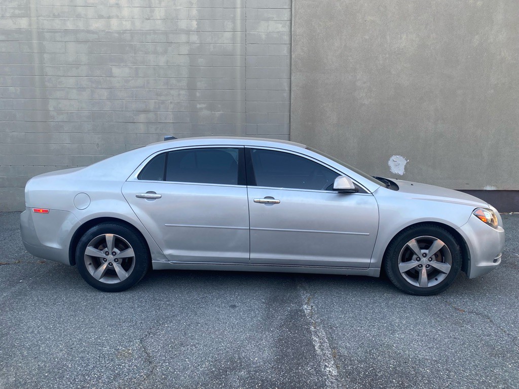 2012 Chevrolet Malibu Image 2