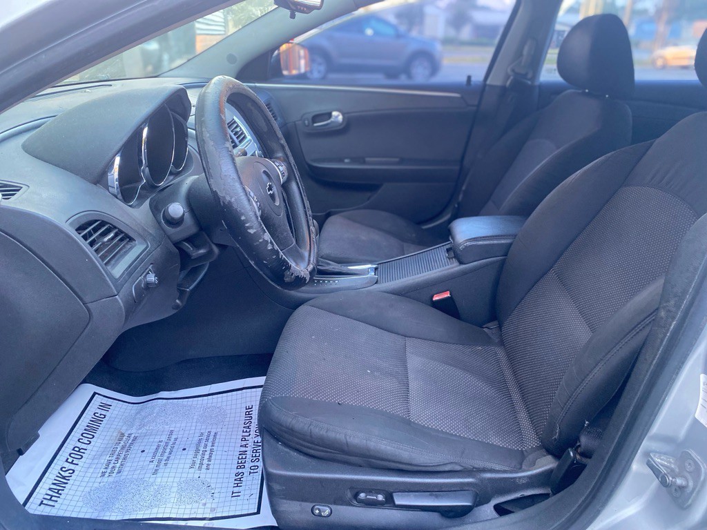 2012 Chevrolet Malibu Image 11