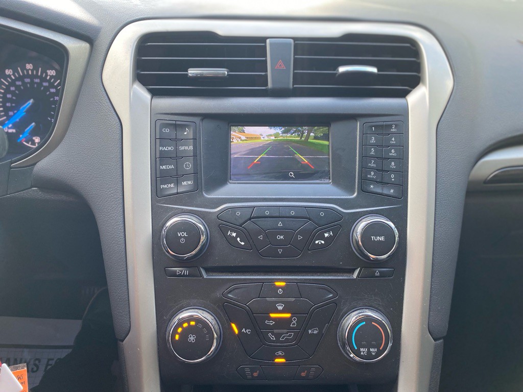 2015 Ford Fusion Image 16